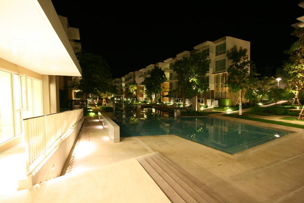 Luxury Beachfront Condo Хуахін Екстер'єр фото