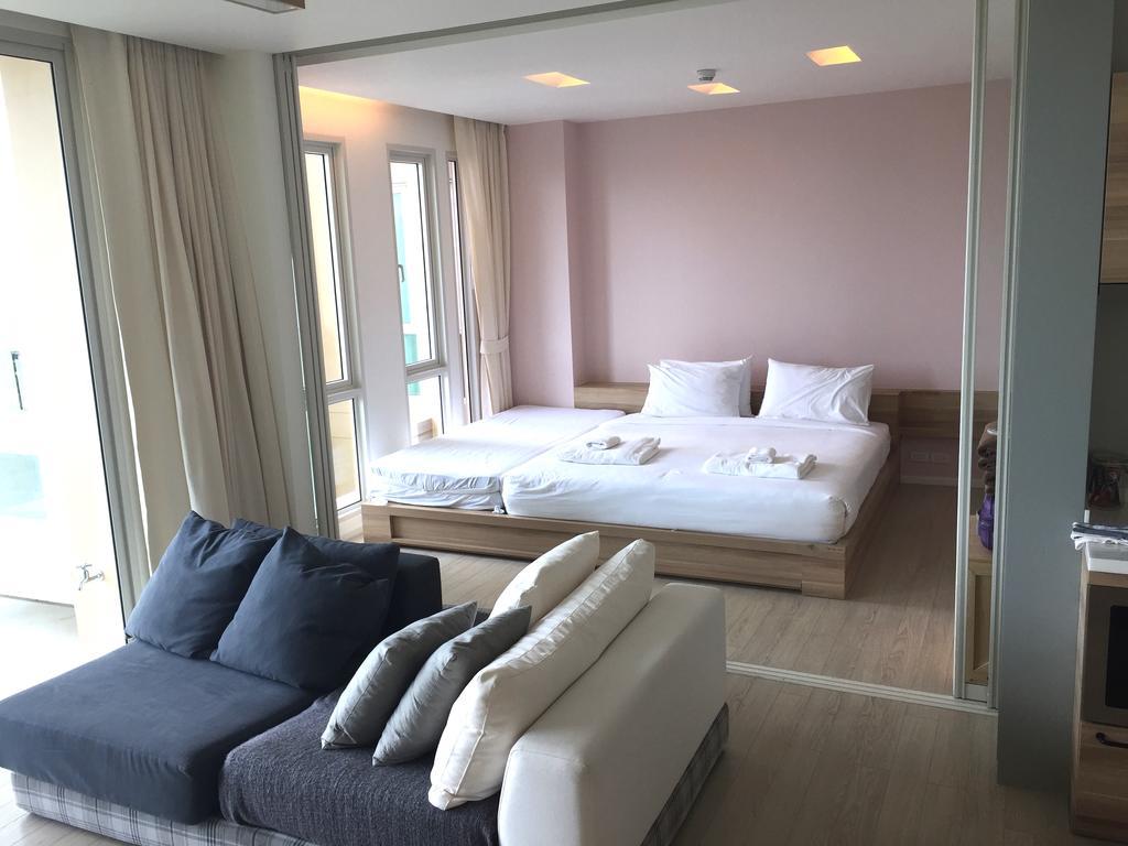 Luxury Beachfront Condo Хуахін Екстер'єр фото