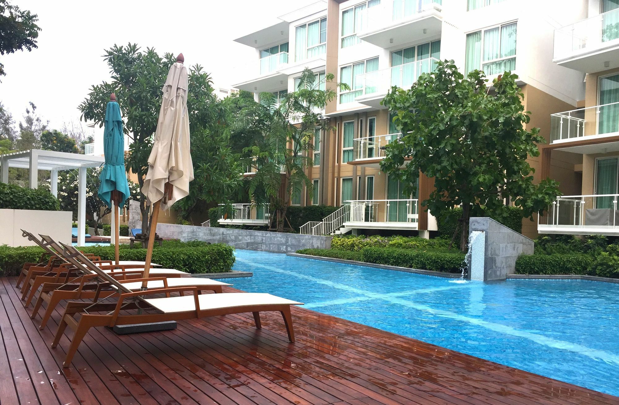 Luxury Beachfront Condo Хуахін Екстер'єр фото