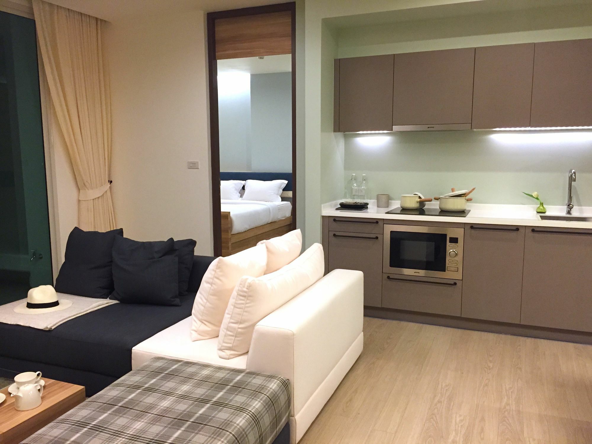 Luxury Beachfront Condo Хуахін Екстер'єр фото