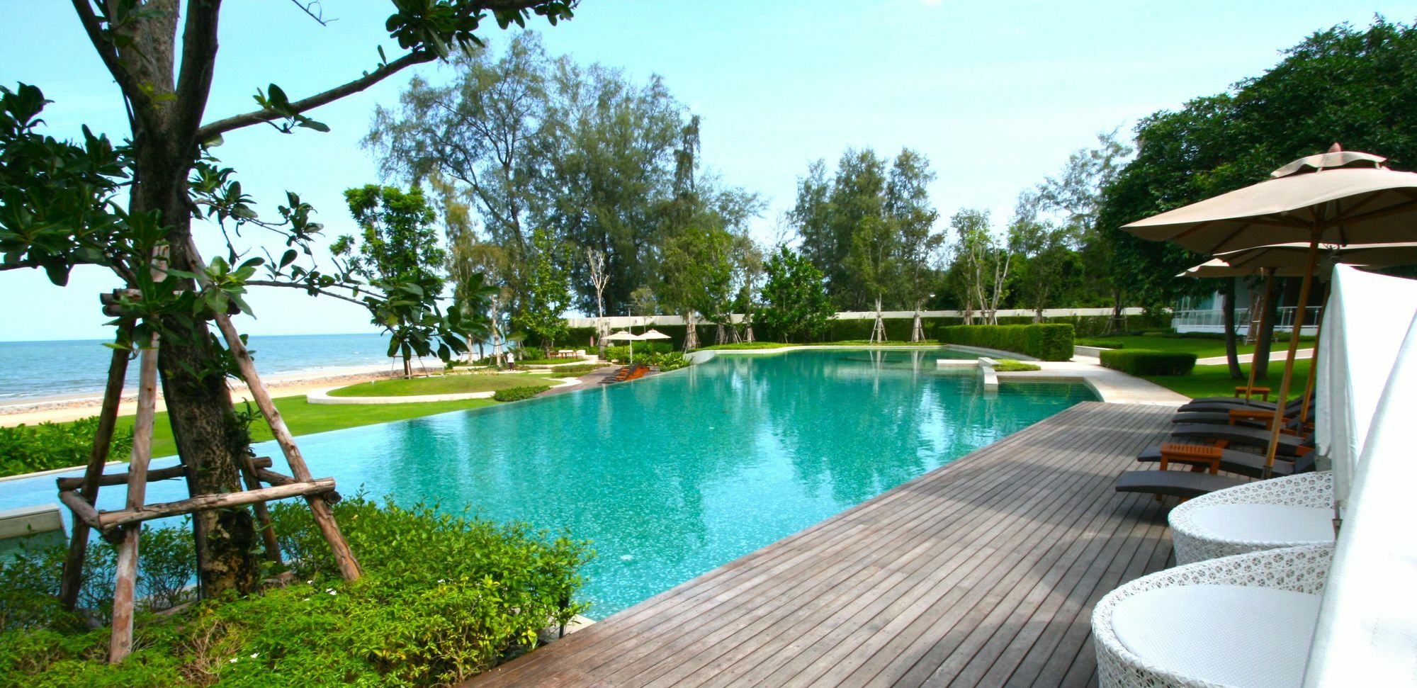 Luxury Beachfront Condo Хуахін Екстер'єр фото